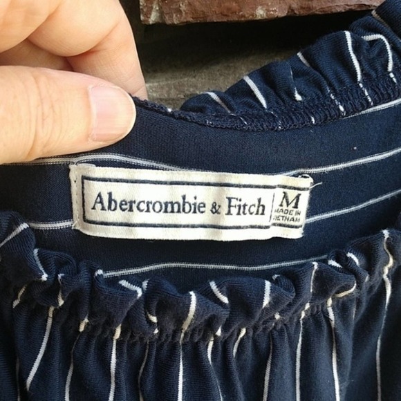 Abercrombie & Fitch Dress Cold Shoulder Medium - Picture 4 of 5